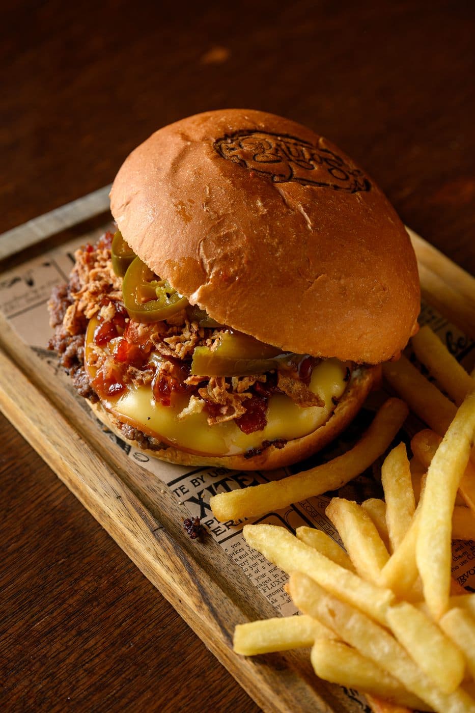 Smoked chilli burger with fries